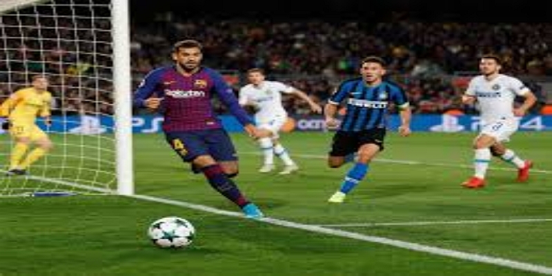 三后卫体系中的关键角色：边翼卫与中场控制- 体育博彩