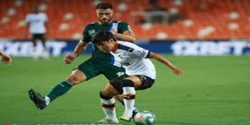 席尔瓦首球点燃比赛：皇家社会的战术核心与体育博彩数据价值-体育博彩