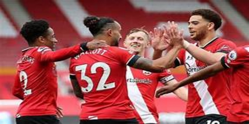 曼联首战失利回顾：球员表现与战术分析-体育博彩