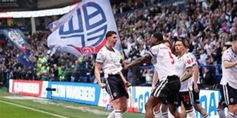 首回合战况回顾：胶着对抗与关键数据解读-体育博彩