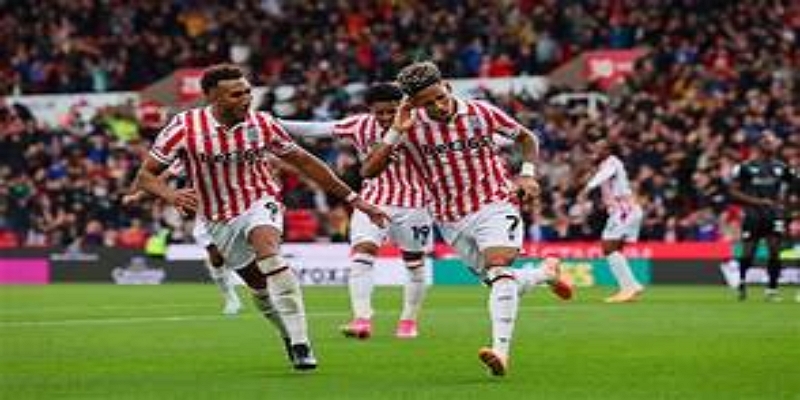 体育博彩解析：贝特365球场的解说视角与比赛环境-体育博彩